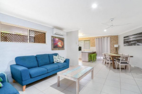 1 1 Rumbalara Avenue Rainbow Beach - walk to beach and shops, aircon, great base for your holiday